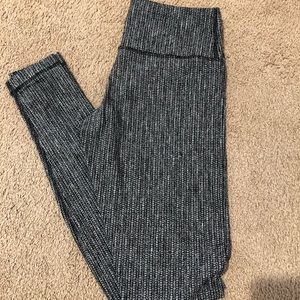 Lululemon Wunder Unders size 6
